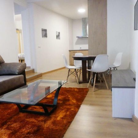 Apt 2 Acollidor Al Centre Historic De Vic Aptgarbi Εξωτερικό φωτογραφία