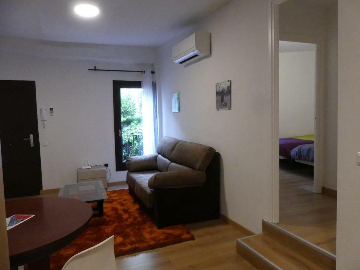 Apt 2 Acollidor Al Centre Historic De Vic Aptgarbi Εξωτερικό φωτογραφία