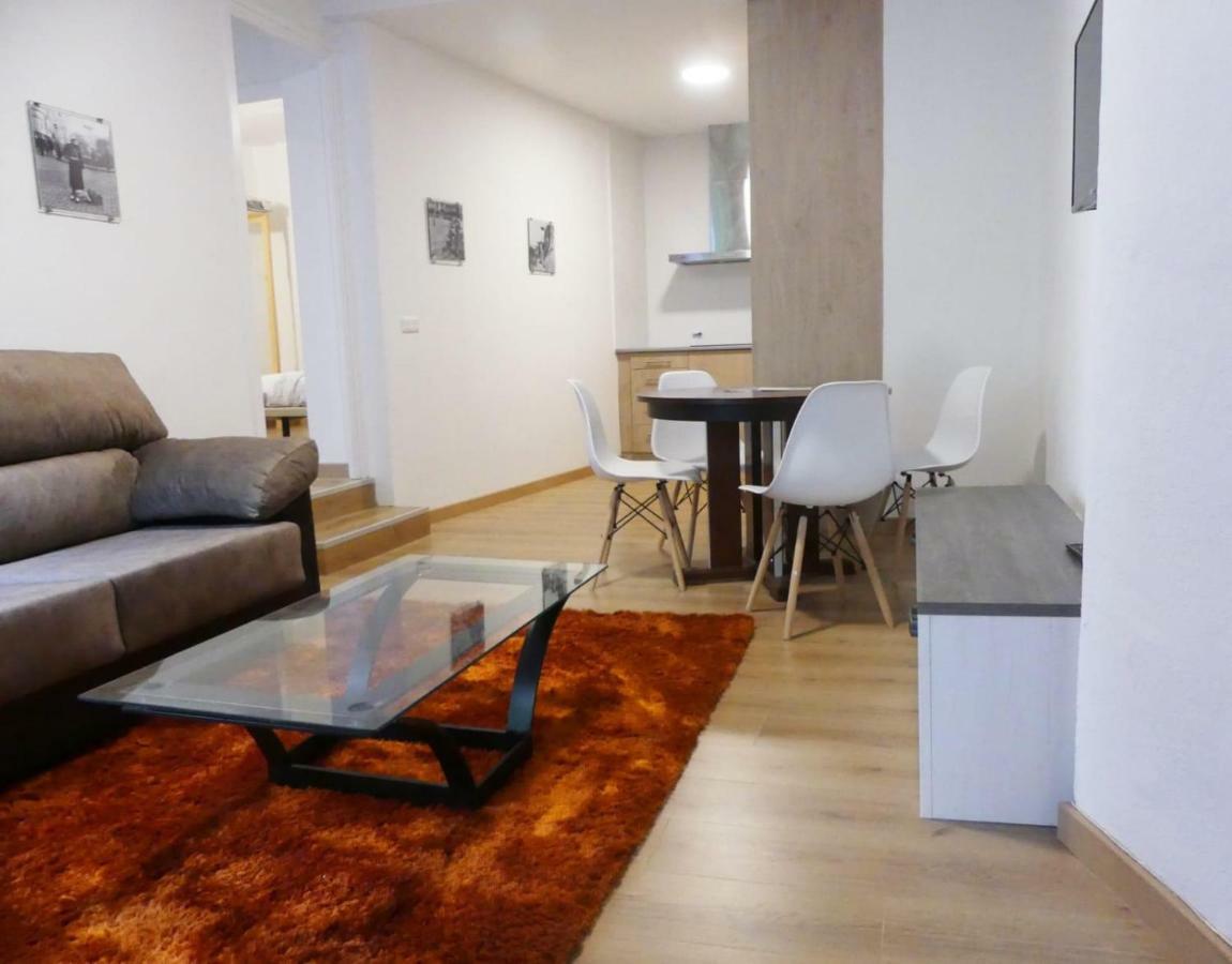 Apt 2 Acollidor Al Centre Historic De Vic Aptgarbi Εξωτερικό φωτογραφία